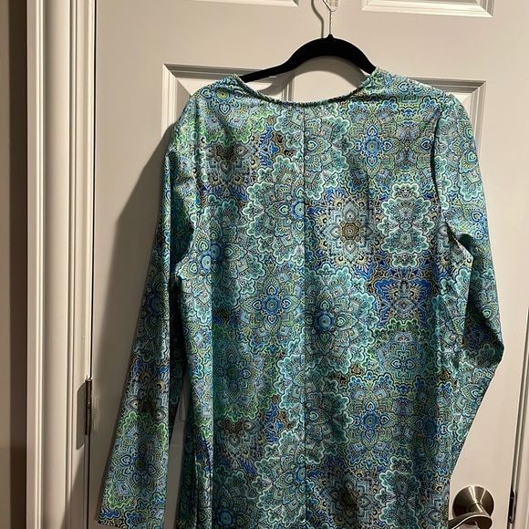 Women’s tunic.  Never worn without tags. - Picture 2 of 4